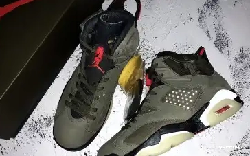 Hyperoad MEDIUM TRAVIS SCOTT AIR JORDAN - OLIVE 6 0412